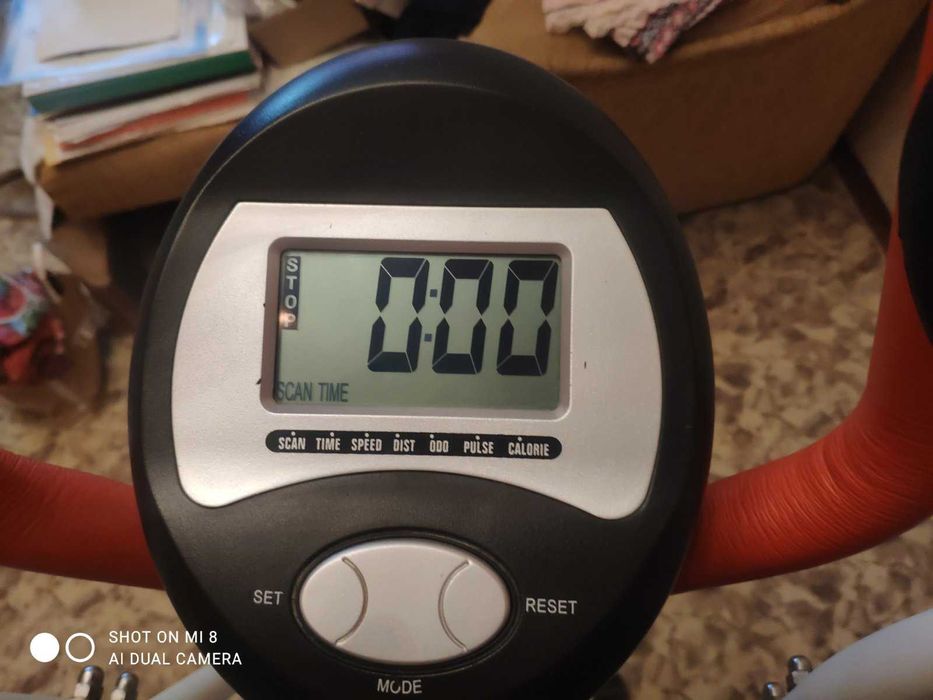 тренажер Орбитрек для занятий спортом