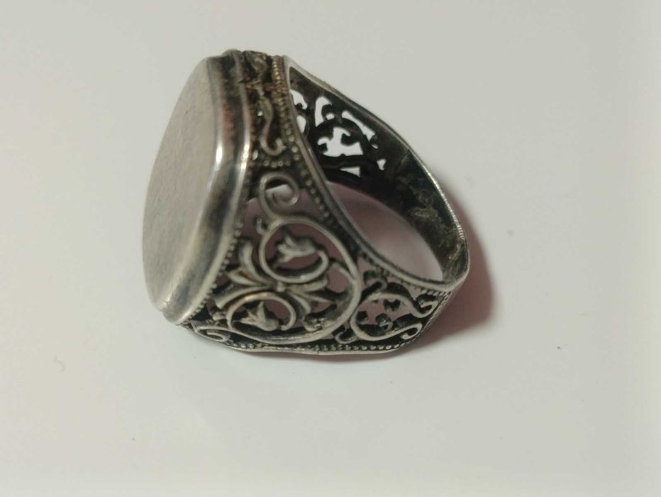 масивна срібна чоловіча каблучка-печатка вінтажна