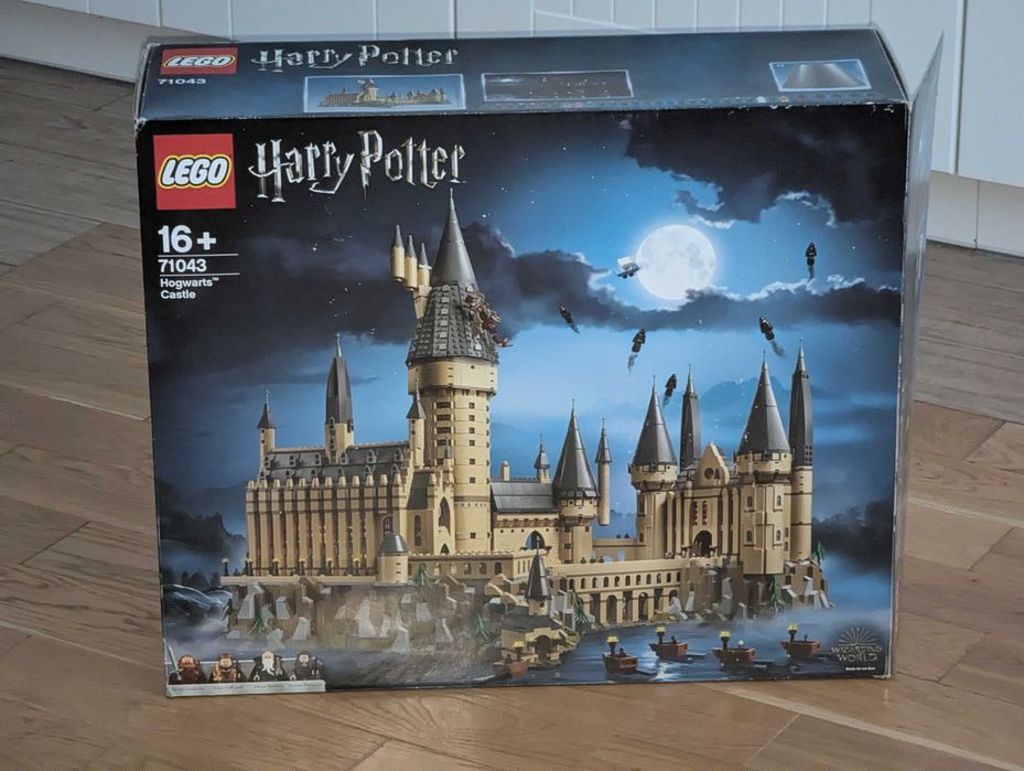 Оригінал LEGO Гаррі Поттер Замок Гоґвортс 71043