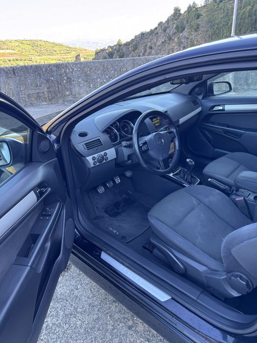 Opel Astra GTC 2008