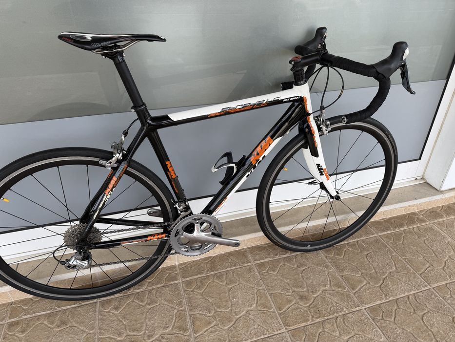 Bicicleta de estrada em carbono
