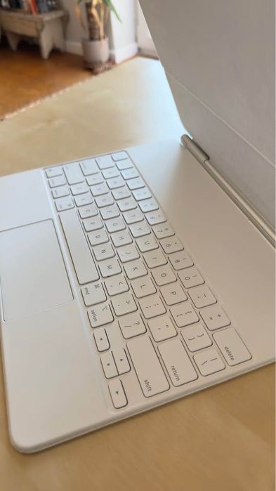 Magic Keyboard Case - QWERTY US - para Ipads 12,9" e  13"