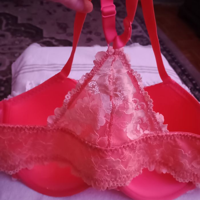 Biustonosz damski,Body Flirt ,90D