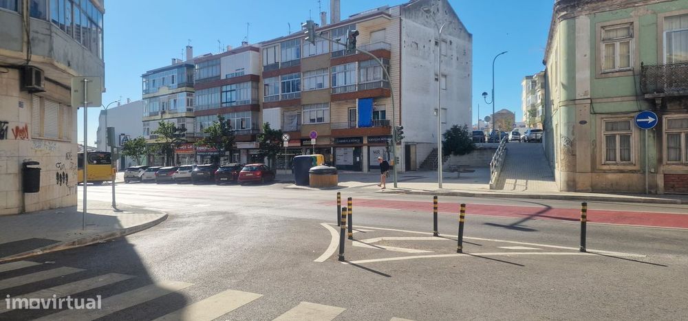 T2+1 Remodelado com Terraço junto às Portas de Benfica e Novo Aldi
