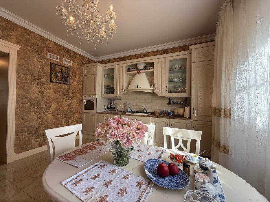 Продам хозяйский дом у моря в Совиньоне — 296 м², закрытый поселок!