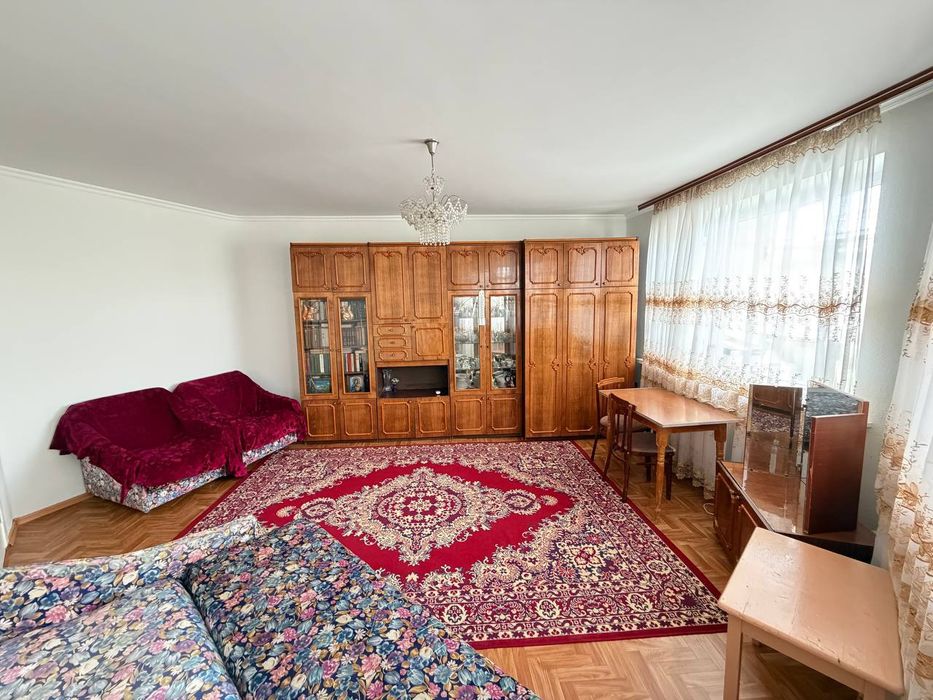 Продаж 3к квартири, р-н  ближнє Жадова