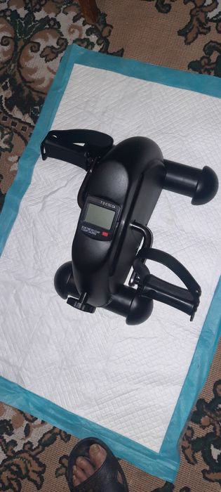 Мини велотренажер.