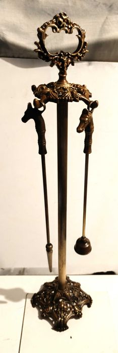 Conjunto de utensílios de lareira antigos em bronze