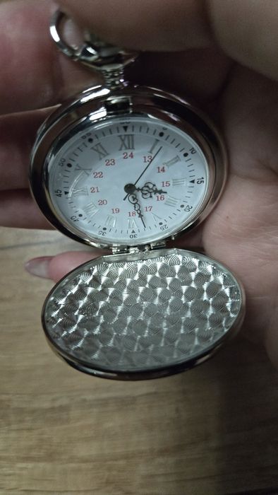 Zegarek z napisem Kocham Cię na Zawsze.