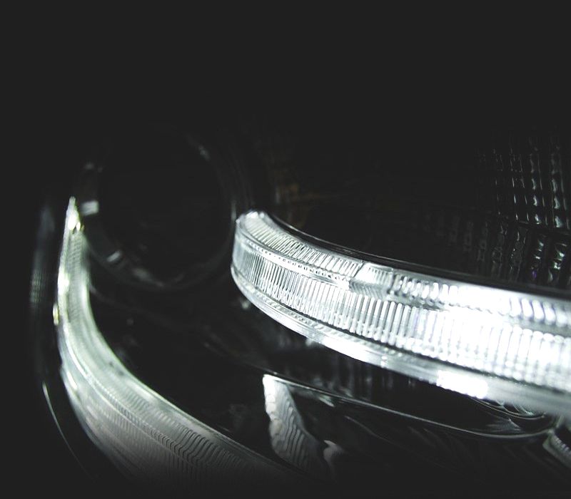 FARÓIS FRONTAIS AUDI A4 B8 07-11 LUZ DIURNA FUNDO CROMADO