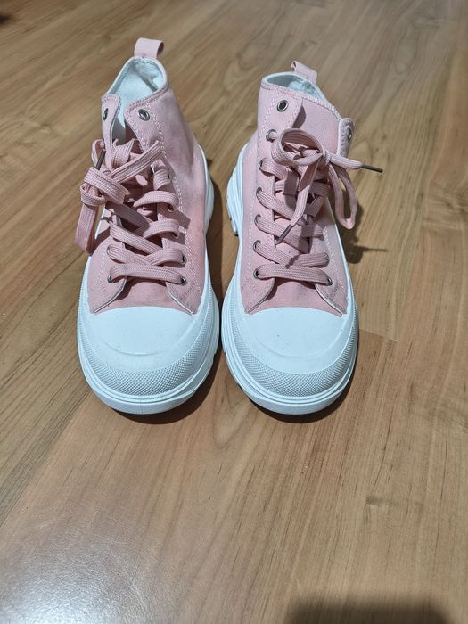 Trampki nowe za kostkę