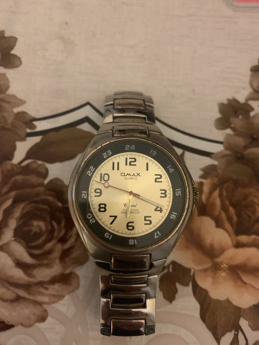 Годинник Omax робочий.