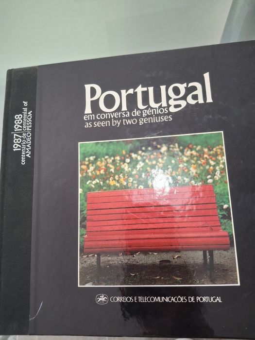 Livro com selos - Portugal em conversa de génios completo com 31 selos em excelente estado de conservação