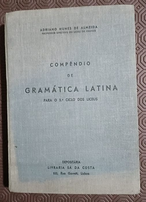 Livros escolares antigos