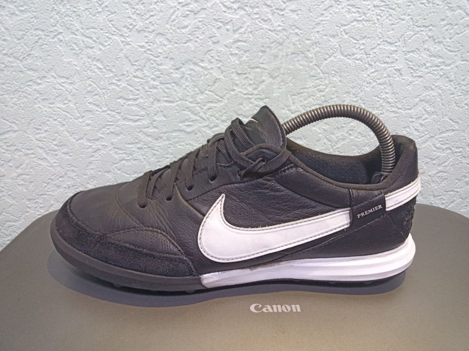 Футзалки сороконожки Nike