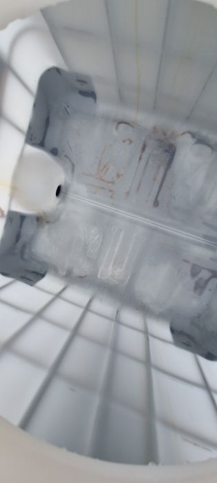 Zbiornik 1000 litrow mauzer mauser po umuciu na maszynie