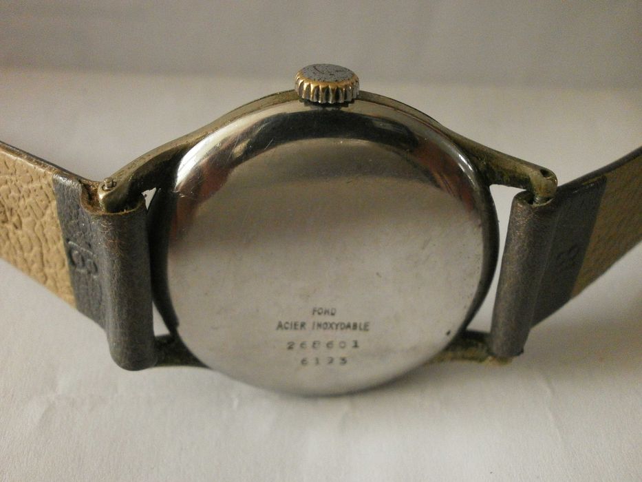 Relógio antigo de homem marca "Ogival" (35)