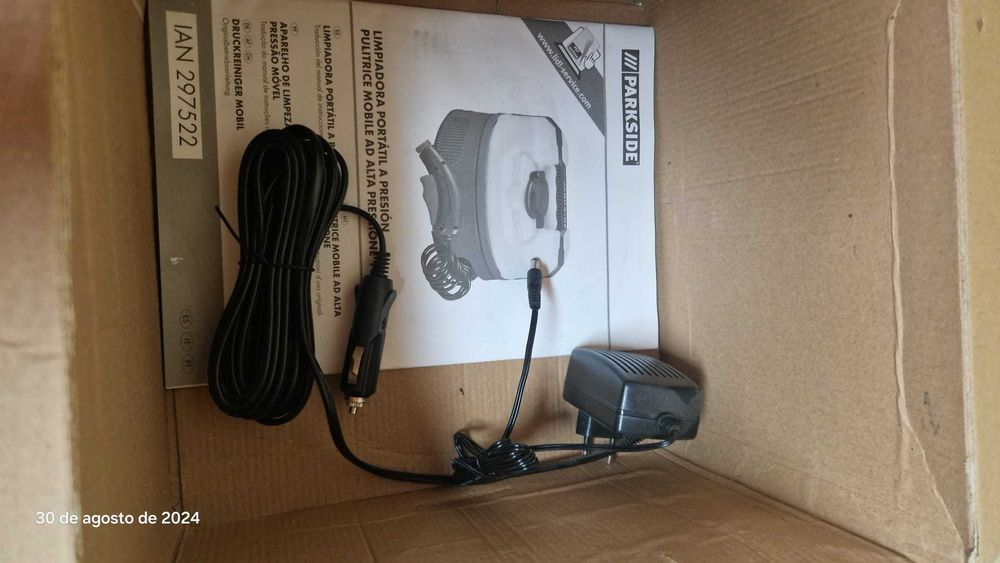 Vendo máquina de pressão portátil ideal para pequenas limpezas