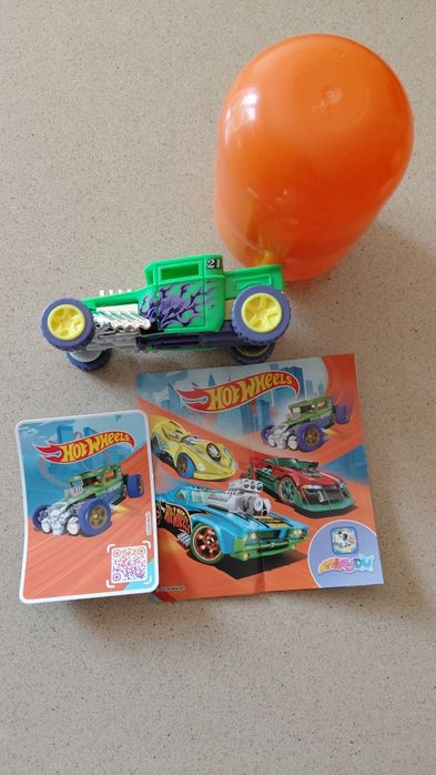 Ovos Kinder Barbie e Hotwheels