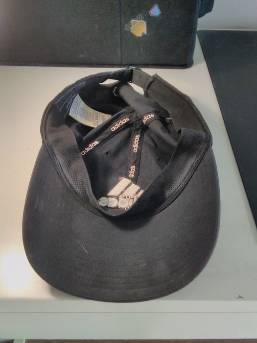 Czapka od adidas Czarna