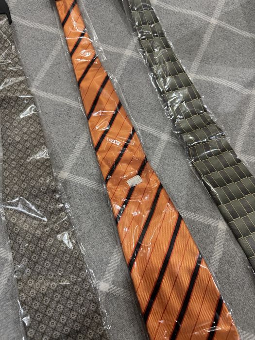 Чоловічі галстуки нові запаковані