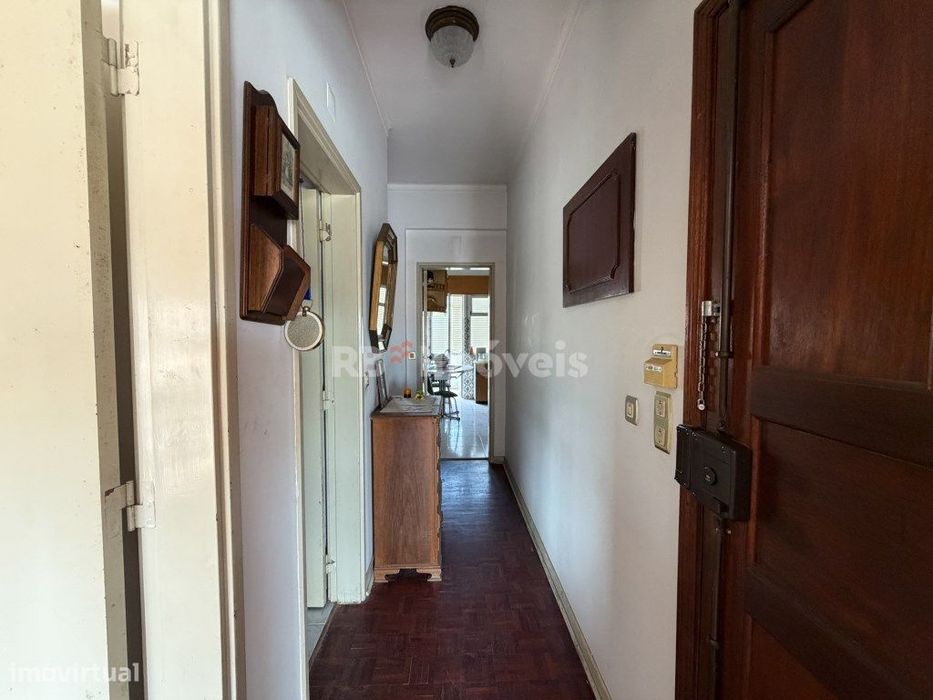 Apartamento T2 c/ Varanda - no Entroncamento