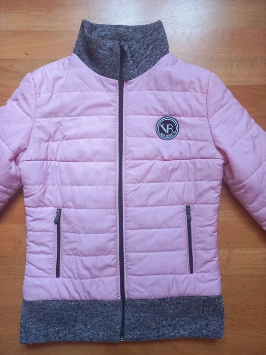Жіноча куртка вітривка розмір S