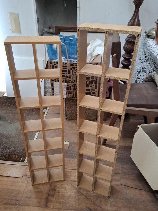 Prateleiras de pinho