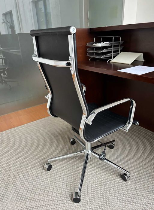 Cadeira de Executivo para Escritório, Preto (WW-302907)