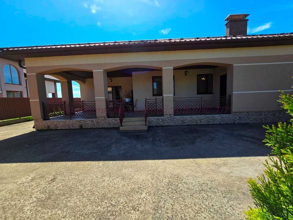 Будинок з ремонтом та меблями , вільний , 9 сот