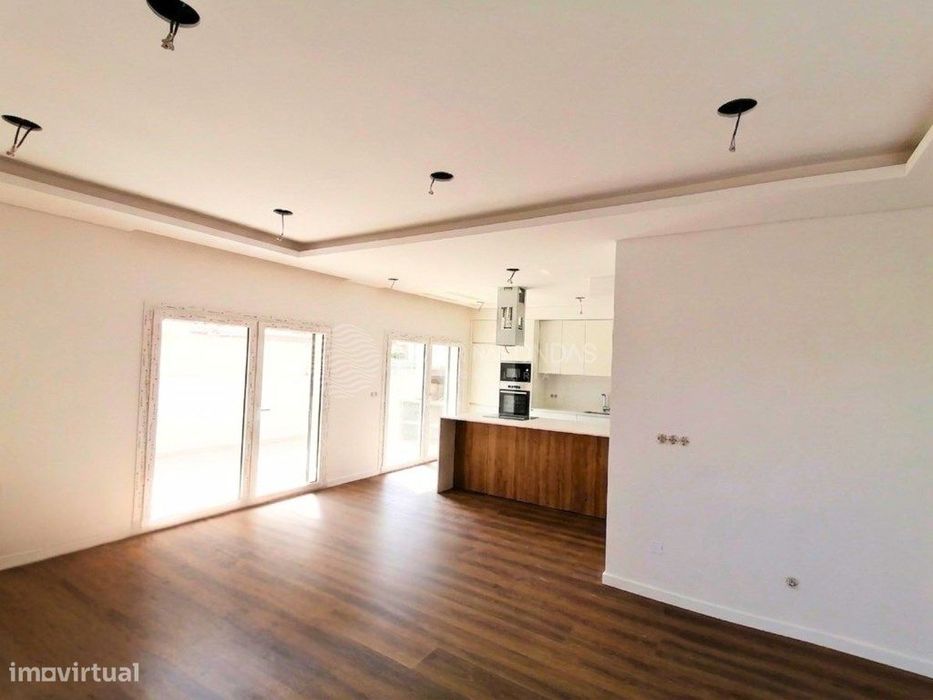 OFERTA ESCRITURA | Moradia T3 Térrea | Piscina | Fernão Ferro