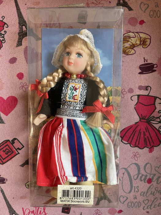 Кукла в сабо, Голандія