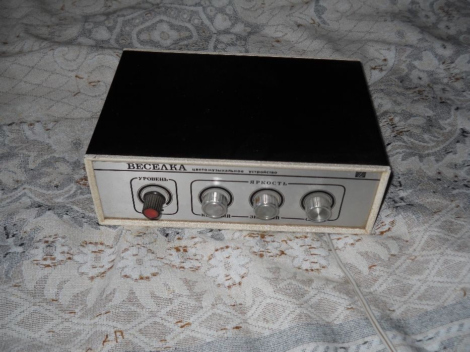 Радиодетали платы усилитель магнитолла цветомузыка вольтметр динамики