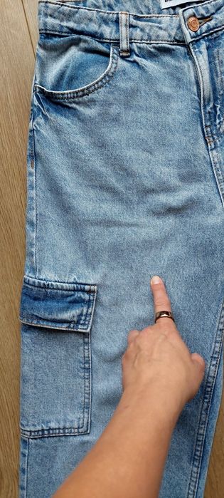 Bershka r.38 jasne jeansy cargo, kieszenie boczne, 100% bawełna