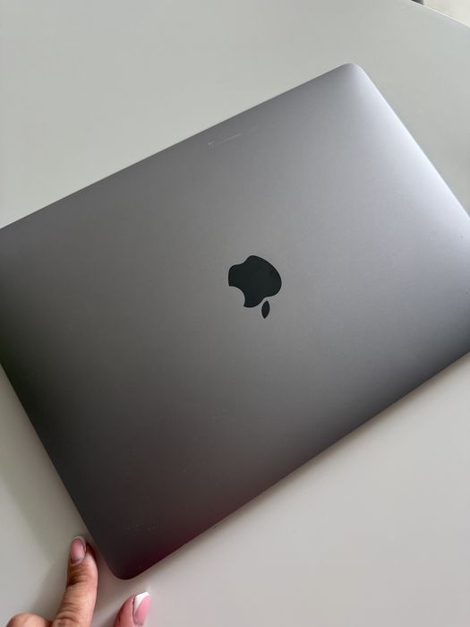Продам mac book б/у
