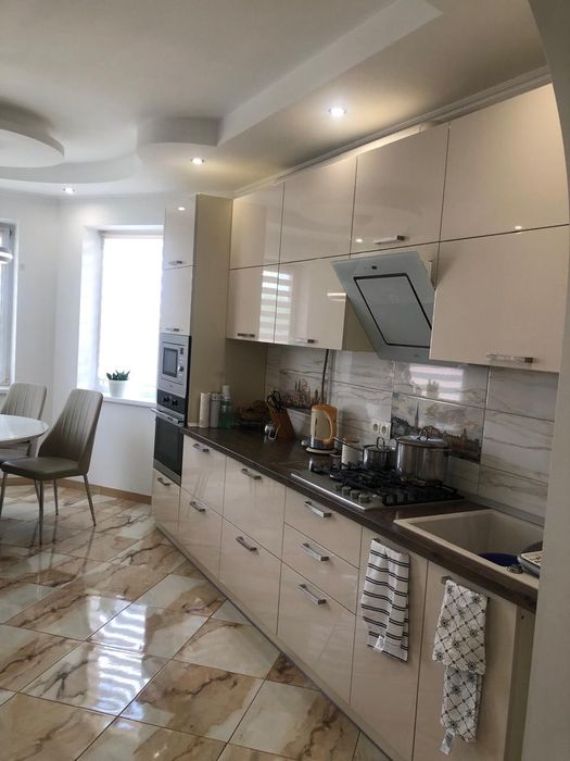 Продам будинок в с Підгайці площею 217 м2