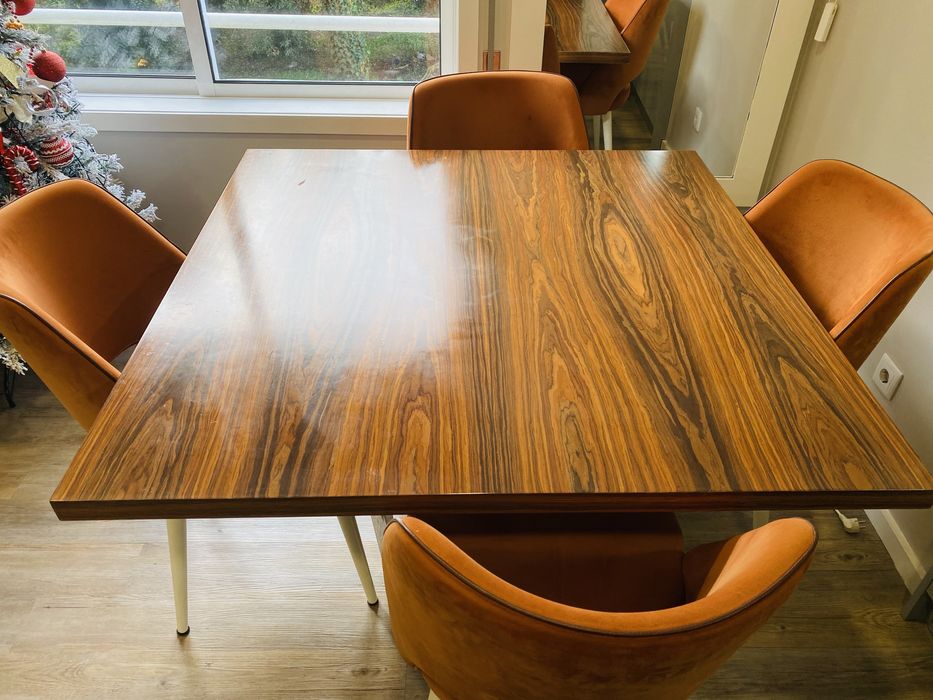 Mesa de Madeira acabamento âmbar