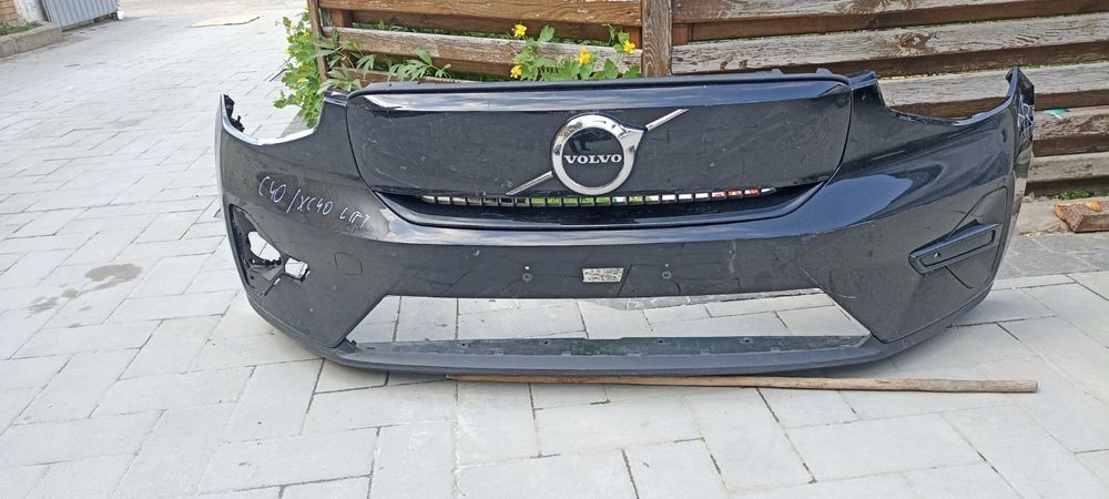 Бампер Volvo XC40 C40 Recharge гриль