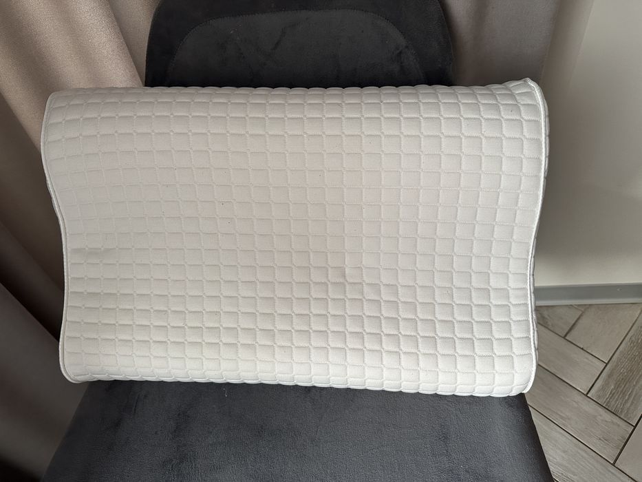 Poduszka ergonomiczna IKEA -  ROSENSKÄRM .