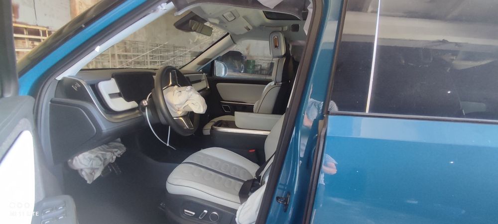 Продам rivian r1s