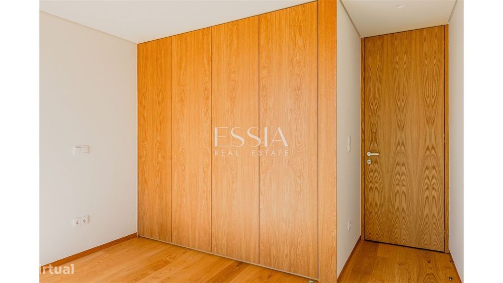 Apartamento T2 com Varanda e Garagem no Douro 39