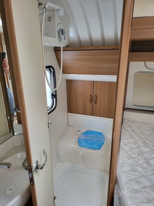 WYNAJEM PRZYCZEPY kempingowej Hobby 460Ufe  dla 4 osób