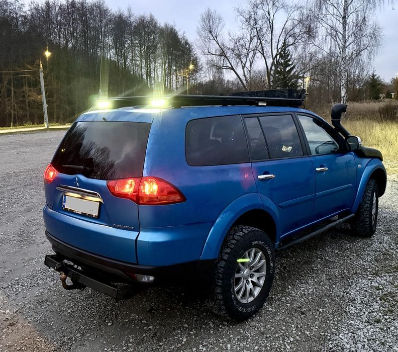 Mitsubishi Pajero Sport Mitsubishi Pajero Sport wyprawowy z bagażnikiem pod namiot