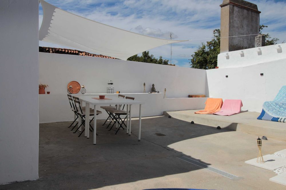 Moradia em Sousel, Renovada e Pronta a Habitar