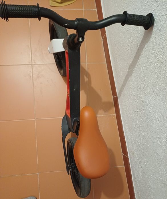 bicicleta sem pedais criança
