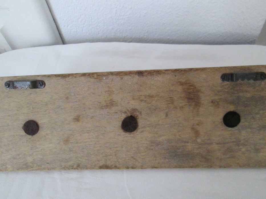 3 Cabides triplos em madeira