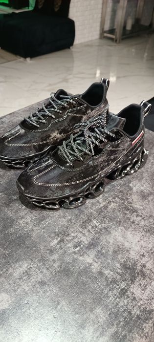 Buty sportowe amory Black rozmiar 42-27cm nowe