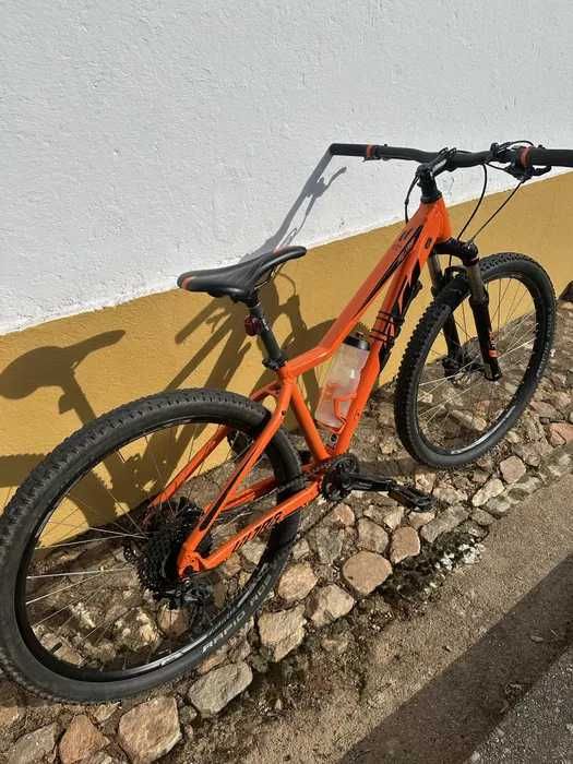 Bicicleta BTT KTM