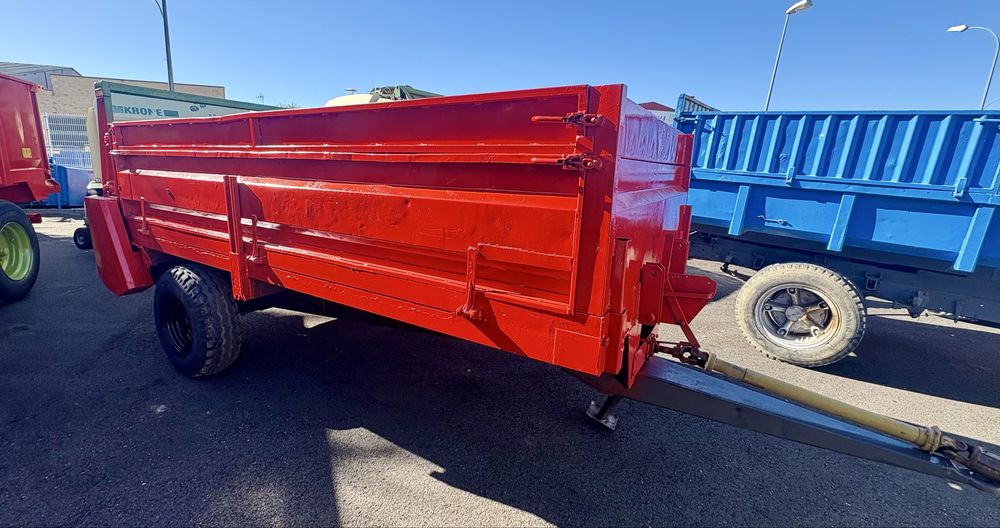 reboque espalhador de estrume