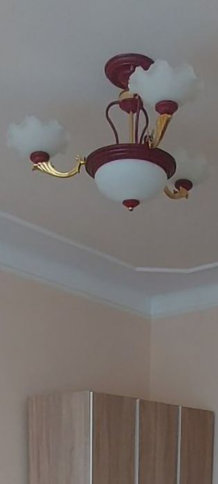 Люстра на потолок на 5 лампочок